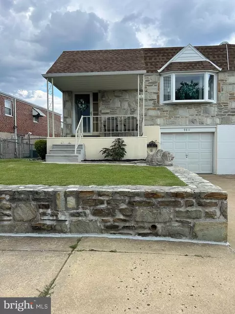 9811 Montour St, Philadelphia, PA 19115