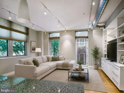 1101 Locust St #2I, Philadelphia, PA 19107