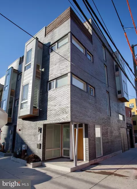 301 Brown St #A, Philadelphia, PA 19123