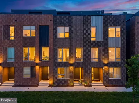 3112 Pierview Ln, Philadelphia, PA 19125