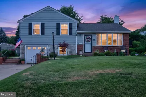 3801 Chalfont Dr, Philadelphia, PA 19154