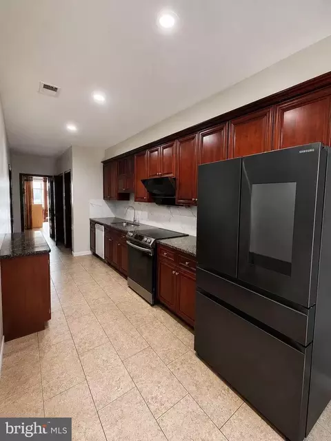 211 N Camac St #4C, Philadelphia, PA 19107