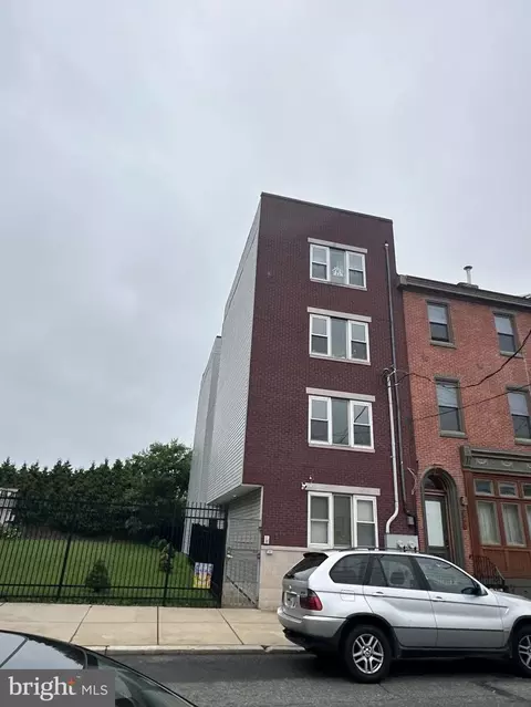 811 N Franklin St, Philadelphia, PA 19123
