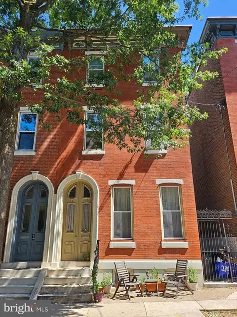 2211 Mount Vernon St, Philadelphia, PA 19130