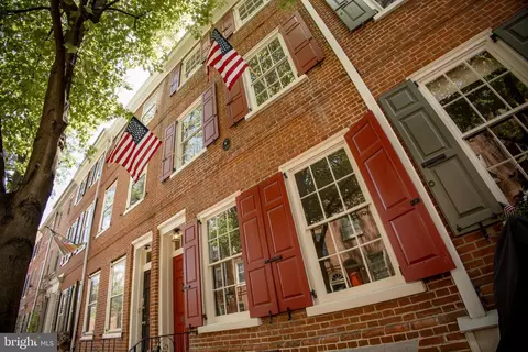 514 Delancey St, Philadelphia, PA 19106