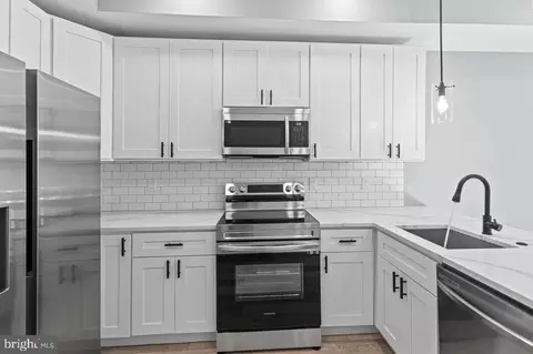 2114 N 8th St, Philadelphia, PA 19122