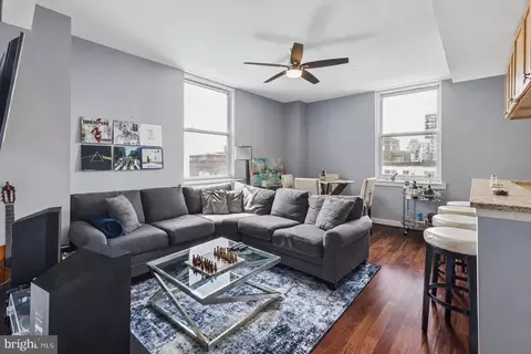 111 S 15th St #1803, Philadelphia, PA 19102