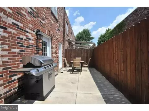 1726 Bainbridge St #B, Philadelphia, PA 19146
