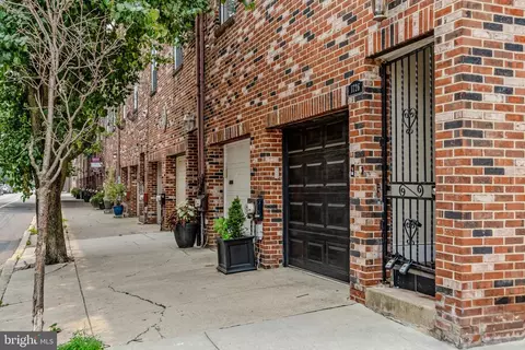 1726 Bainbridge St #B, Philadelphia, PA 19146