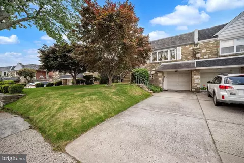 7803 Anita Dr, Philadelphia, PA 19111