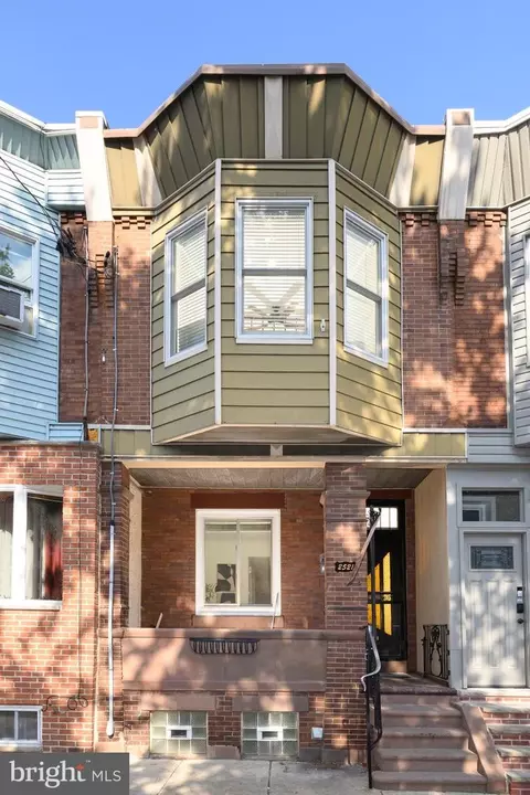 2521 S 17th St, Philadelphia, PA 19145