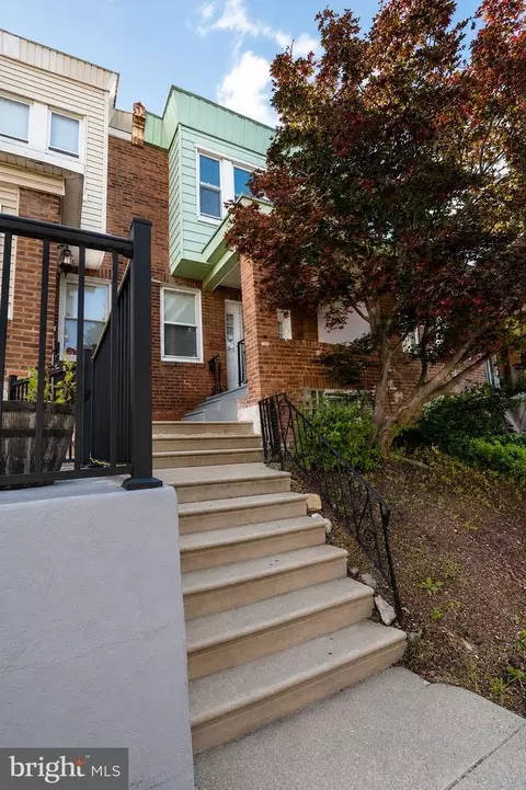 866 Anchor St, Philadelphia, PA 19124
