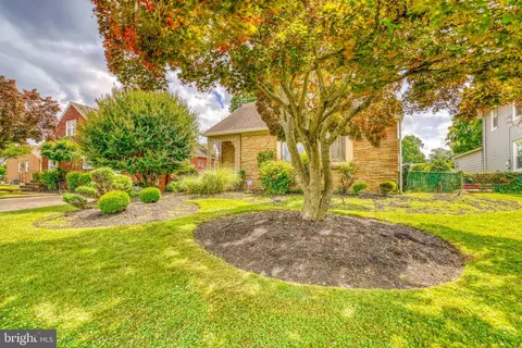 4620 Convent Ln, Philadelphia, PA 19114