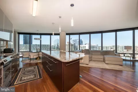 2101 Market St #1502, Philadelphia, PA 19103
