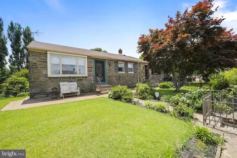 7703 Lister St, Philadelphia, PA 19152