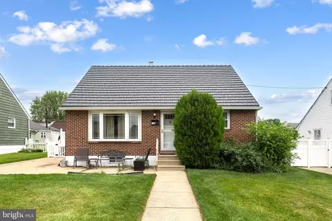 513 Burgess St, Philadelphia, PA 19116