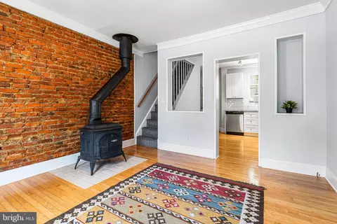 4255 Boone St, Philadelphia, PA 19128