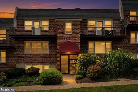 6901 29 Valley Ave #D2, Philadelphia, PA 19128