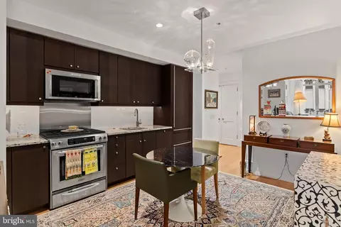 130 S 18th St #607, Philadelphia, PA 19103
