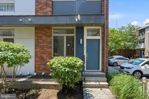 412 N Front St #27, Philadelphia, PA 19123