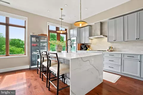 308 N 2nd St, Philadelphia, PA 19106