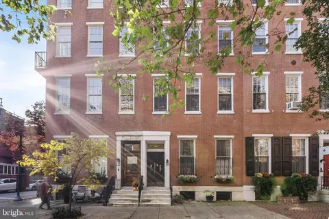 1802 Pine St #4, Philadelphia, PA 19103