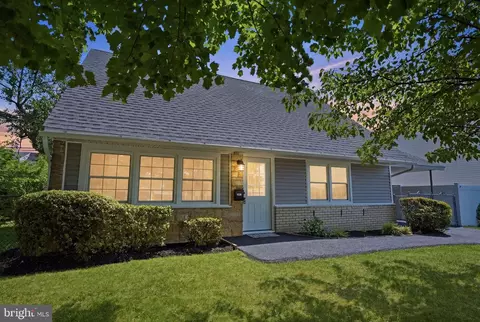 2873 Comly Rd, Philadelphia, PA 19154