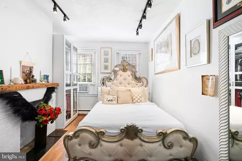 320 S Juniper St, Philadelphia, PA 19107