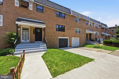 861 N 7th St, Philadelphia, PA 19123