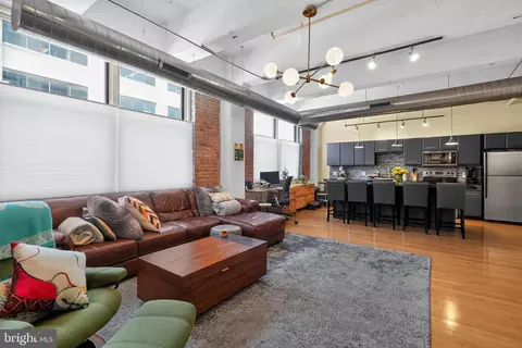 444 N 4th St #202, Philadelphia, PA 19123
