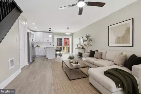 4765 Vista St, Philadelphia, PA 19136