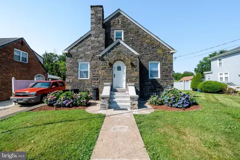 2224 26 Faunce St, Philadelphia, PA 19152