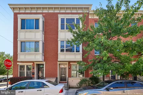 739 S 13th St #B, Philadelphia, PA 19147