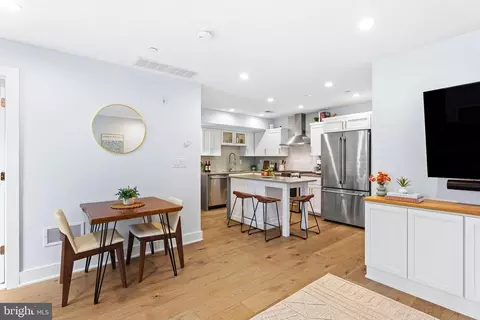212 Bainbridge St #4, Philadelphia, PA 19147