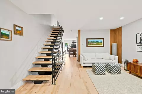 430 Brown St, Philadelphia, PA 19123