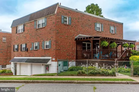 702 Bergen St, Philadelphia, PA 19111