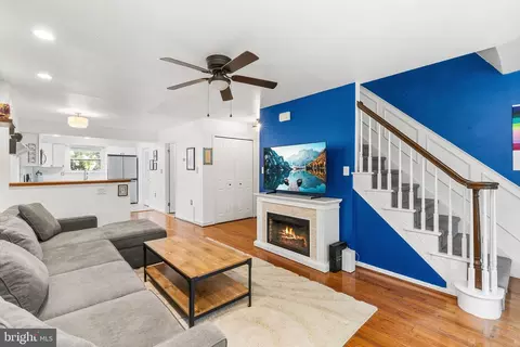 908 Greenwich St, Philadelphia, PA 19147