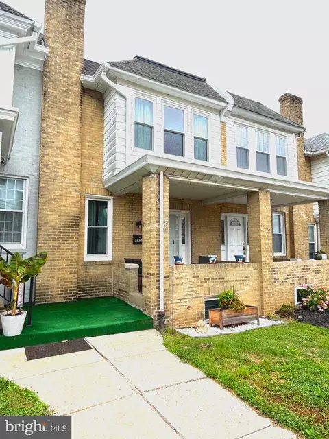 4253 Houghton St, Philadelphia, PA 19128
