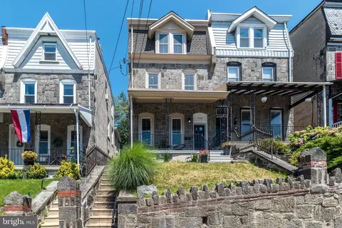 160 Shurs Ln, Philadelphia, PA 19127