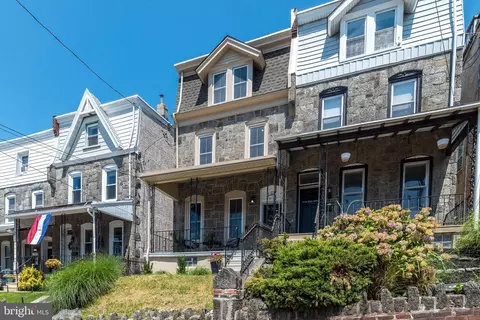 160 Shurs Ln, Philadelphia, PA 19127