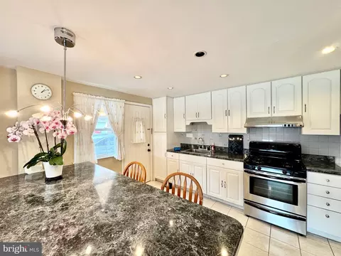 9219 Outlook Ave, Philadelphia, PA 19114