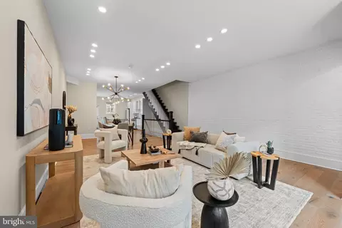 2203 Christian St, Philadelphia, PA 19146