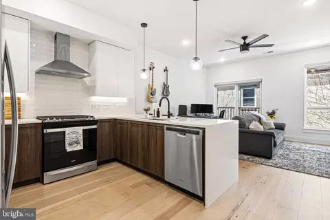 1723 Francis St #3D, Philadelphia, PA 19130
