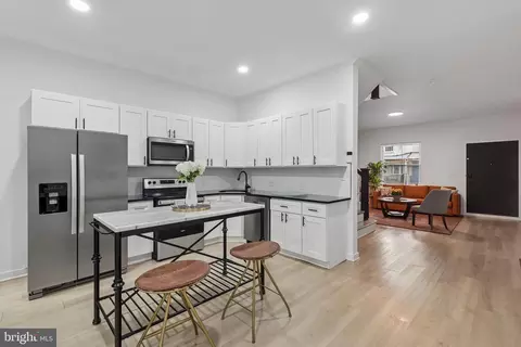 647 S 55th St, Philadelphia, PA 19143