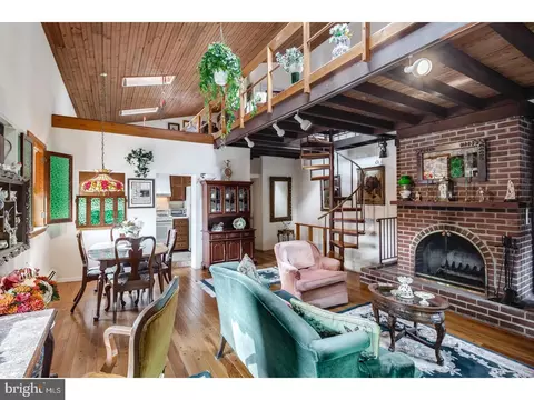 626 S 7th St, Philadelphia, PA 19147