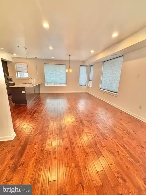 2122 Kensington Walk, Philadelphia, PA 19125