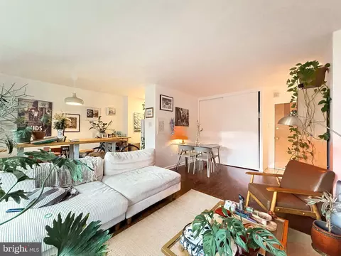 2101 17 Chestnut St #417, Philadelphia, PA 19103