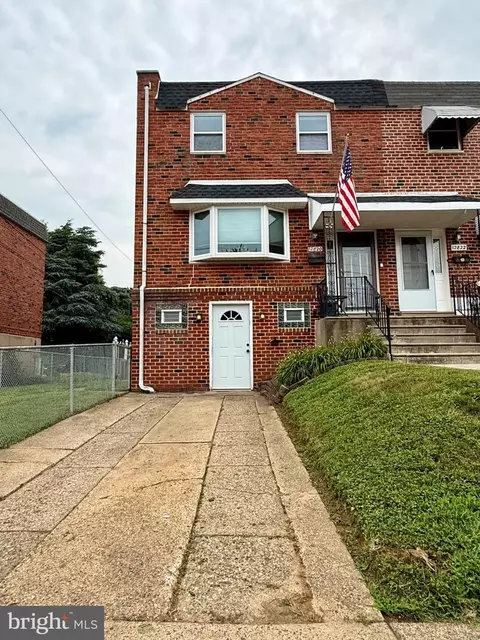 12820 Elnora Rd, Philadelphia, PA 19154