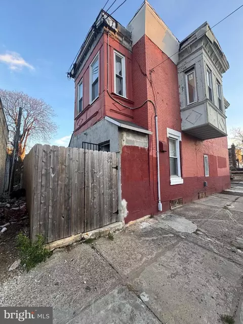 925 W Seltzer St, Philadelphia, PA 19133
