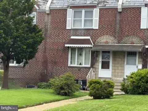 2734 Hellerman St, Philadelphia, PA 19149